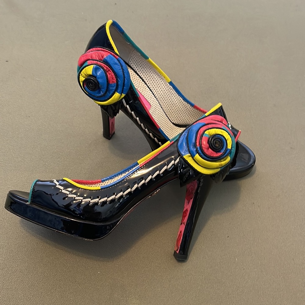 GORGEOUS BETSEY JOHNSON. Vero Cuoio Open toe. High heels womens shoes size 7” - Picture 1 of 15